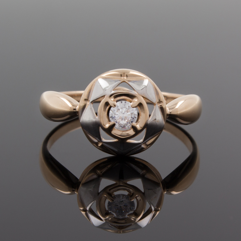 Золотое кольцо с фианитом 017703 (Au 585)