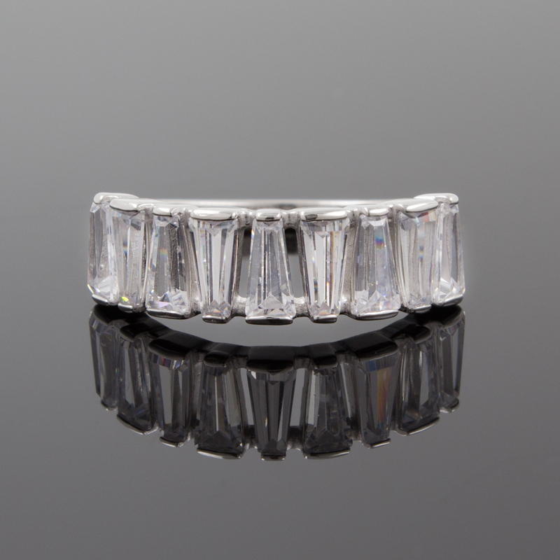 Серебряное кольцо с фианитами 94012644 (Ag 925)