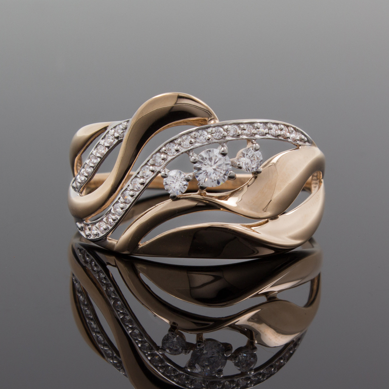 Золотое кольцо с фианитами 017501 (Au 585)