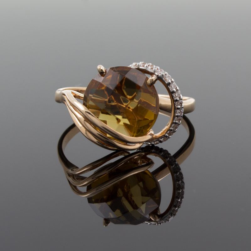 Золотое кольцо с султанитом гт и фианитами (Au 585)