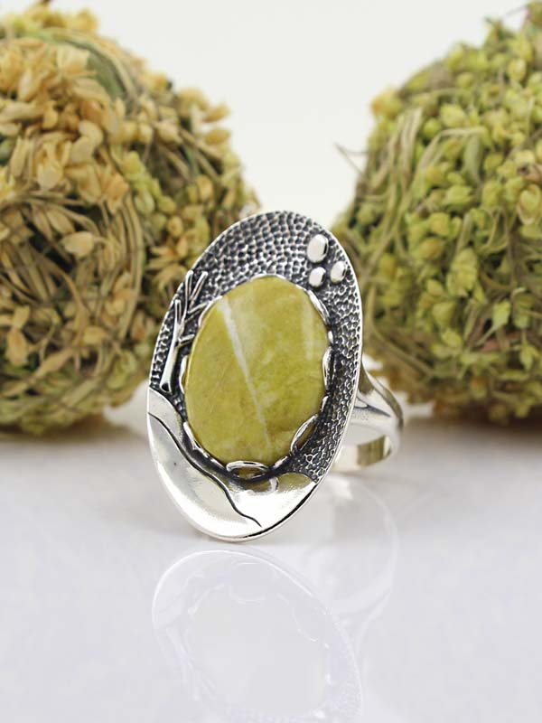 Серебряное кольцо с лизардитом (Ag 925)