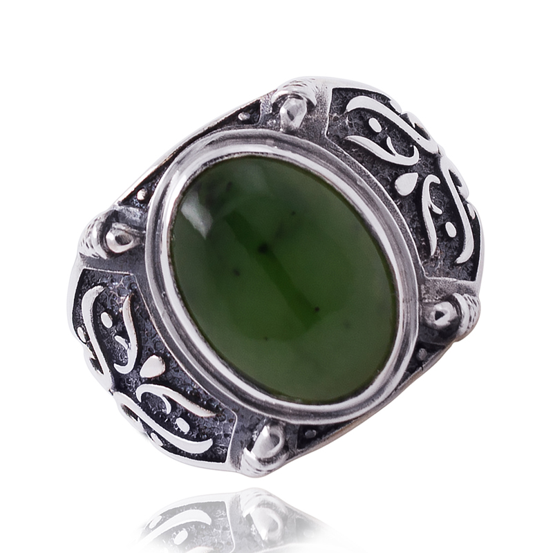 Серебряное кольцо с нефритом (Ag 925)