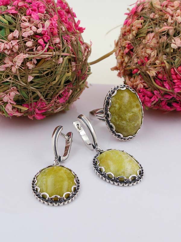 Серебряное кольцо с лизардитом (Ag 925)