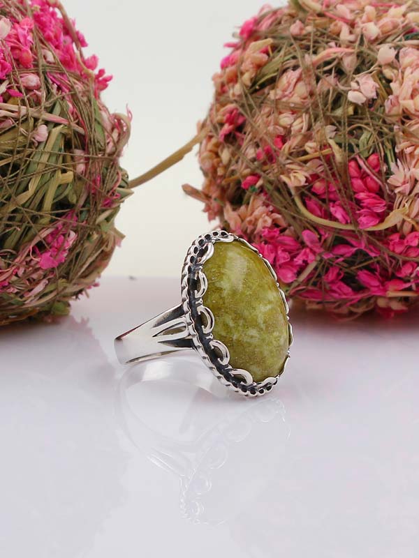 Серебряное кольцо с лизардитом (Ag 925)