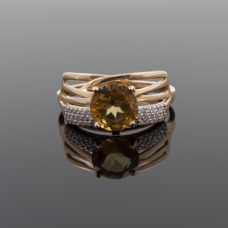 Золотое кольцо с султанитом гт и фианитами (Au 585)